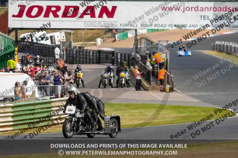 Vintage motorcycle club;eventdigitalimages;mallory park;mallory park trackday photographs;no limits trackdays;peter wileman photography;trackday digital images;trackday photos;vmcc festival 1000 bikes photographs